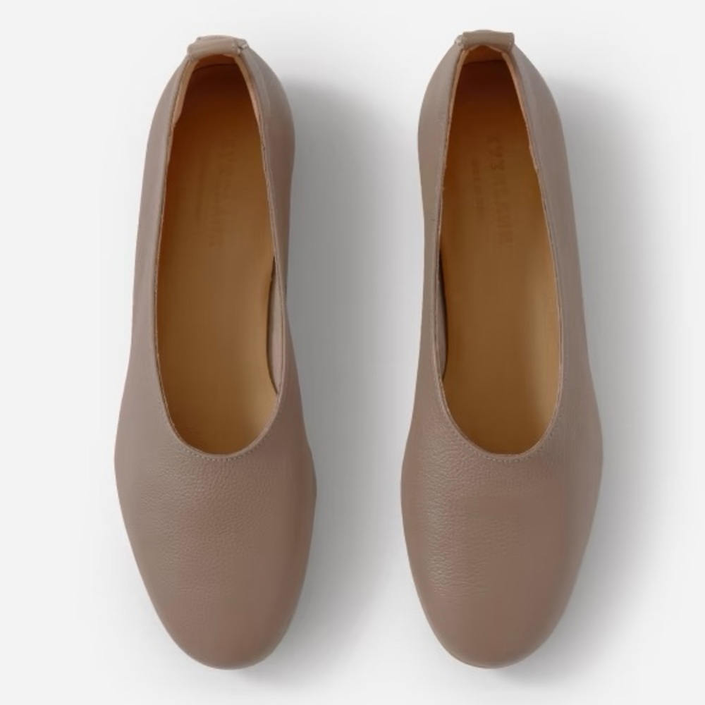 Everlane Pebbled Leather Ballet Flats in Taupe